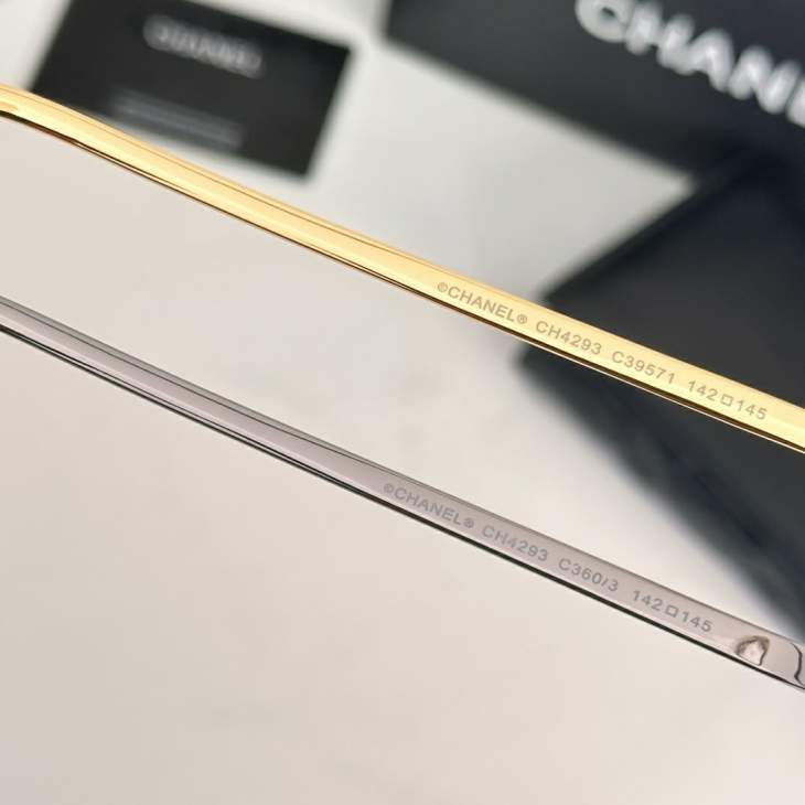 Picture of Chanel Sunglasses _SKUfw77169322fw